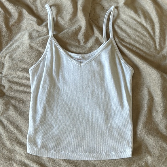 Basic white tank! - Picture 1 of 3